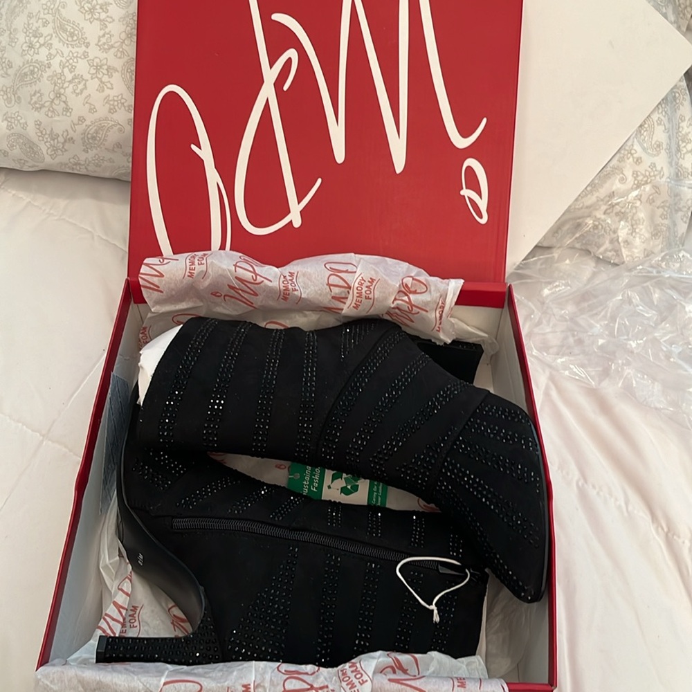 Black rhinestone boots - Picture 10 of 12